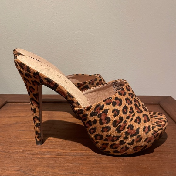 Suede Leopard-Print Slides (sz 10) - Picture 4 of 8